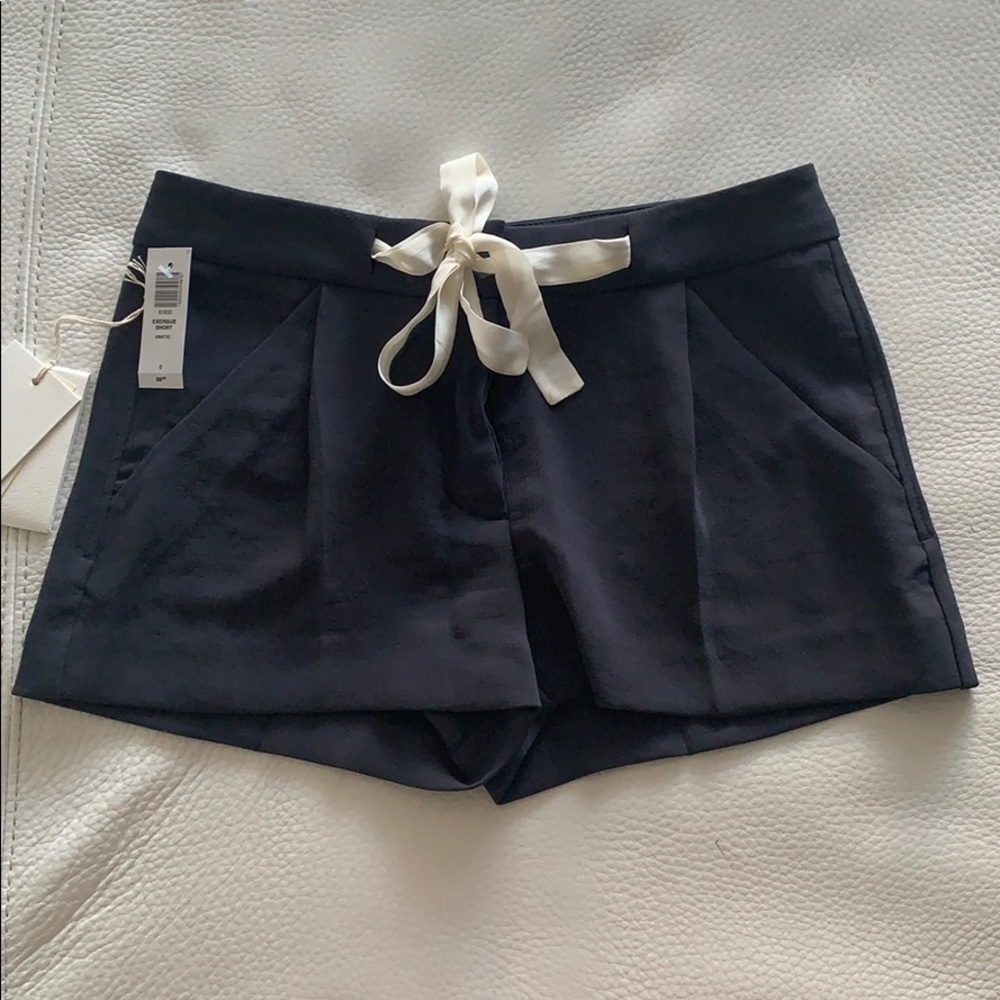 Artizia Wilfred Exergue Shorts in Kinetic